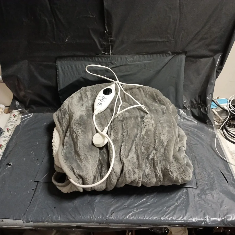 GREY PLUSH HEATED BLANKET WITH CONTROLLER – ELECTRIC THROW