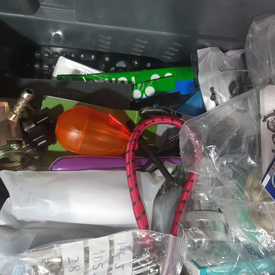 LOT OF APPROXIMATELY 10 ASSORTED HOUSEHOLD ITEMS TO INCLUDE TITLEIST GOLF BALLS, COLOPHONY FLAKED PINE RESIN, PHOTO FRAME, ETC