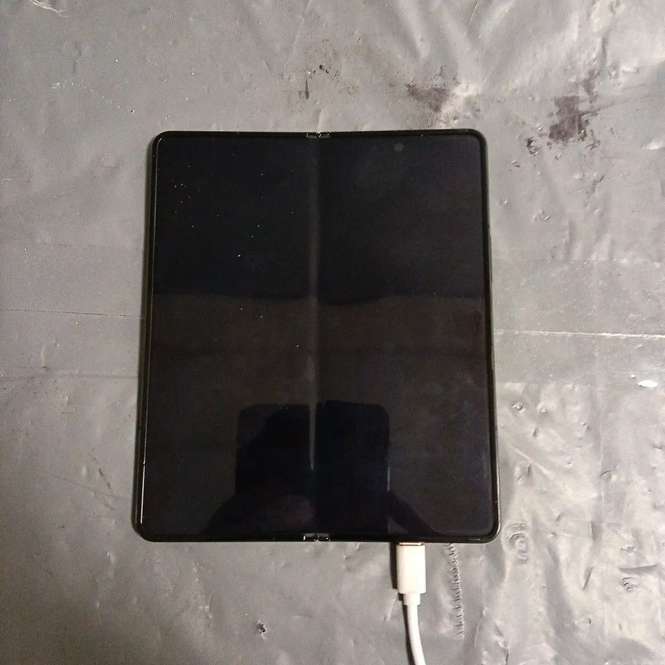 SAMSUNG FOLD 4 SMARTPHONE 
