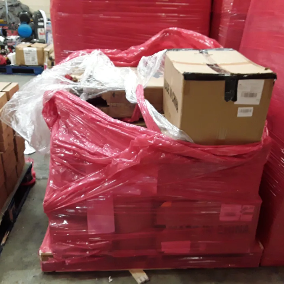 PALLET TO CONTAIN AN ASSORTMENT OF HOUSEHOLD ITEMS TO INCLUDE STORAGE BOXES, CUSHIONS, INDUCTION JOBS AND MATTRESSES 