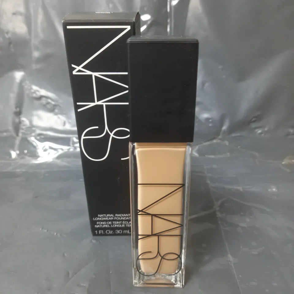 NARS NATURAL RADIANT LONGWEAR FOUNDATION SHADE MEDIUM 1