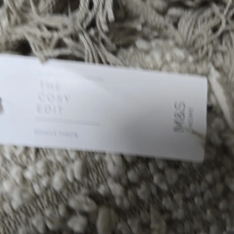 M&S THE COZY EDIT BOUCLÉ THROW – CREAM