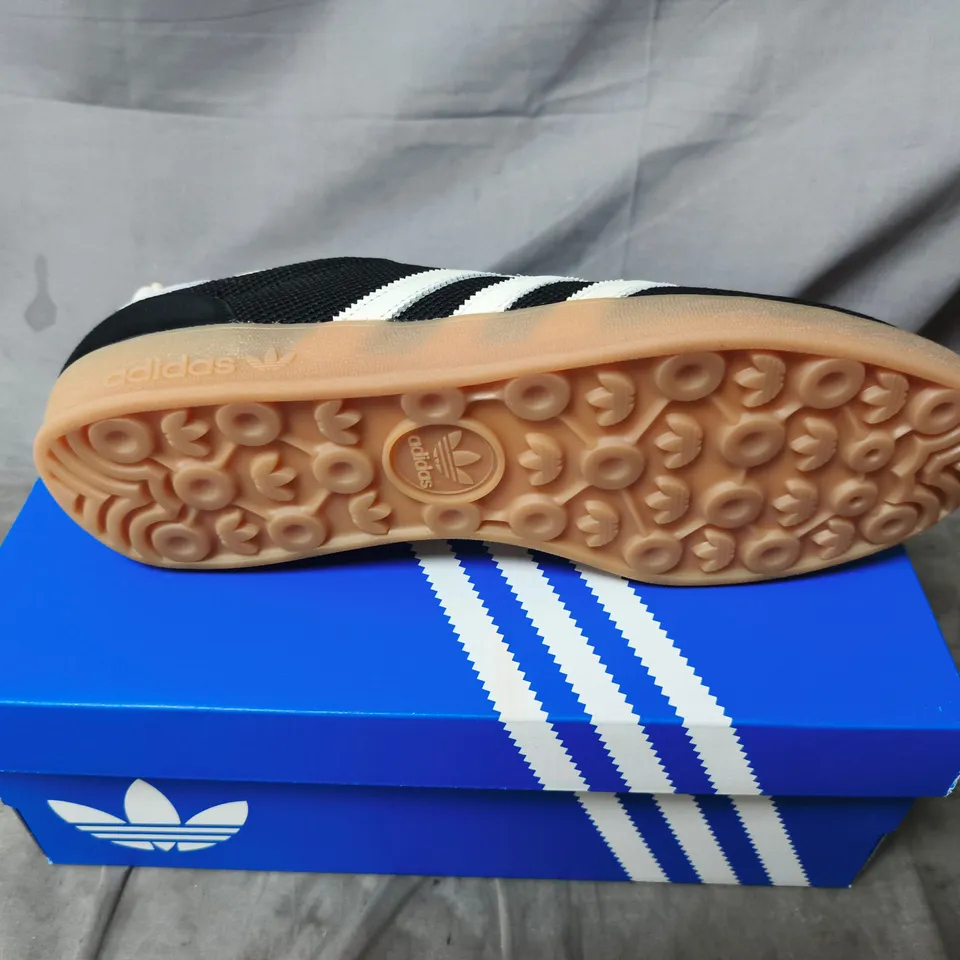 ADIDAS TRAINERS, BLACK WITH WHITE 3-STRIPES, GUM SOLE UK SIZE 11