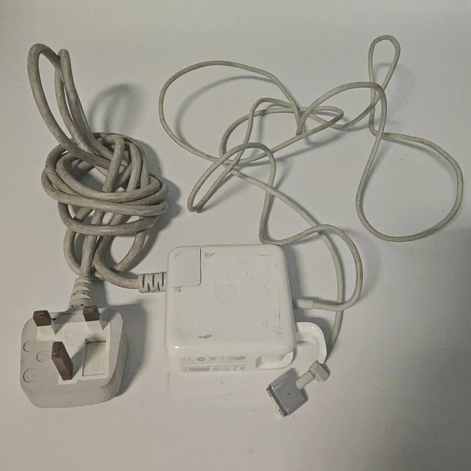 UNBOXED APPLE 45W MAGSAFE 2 POWER ADAPTER