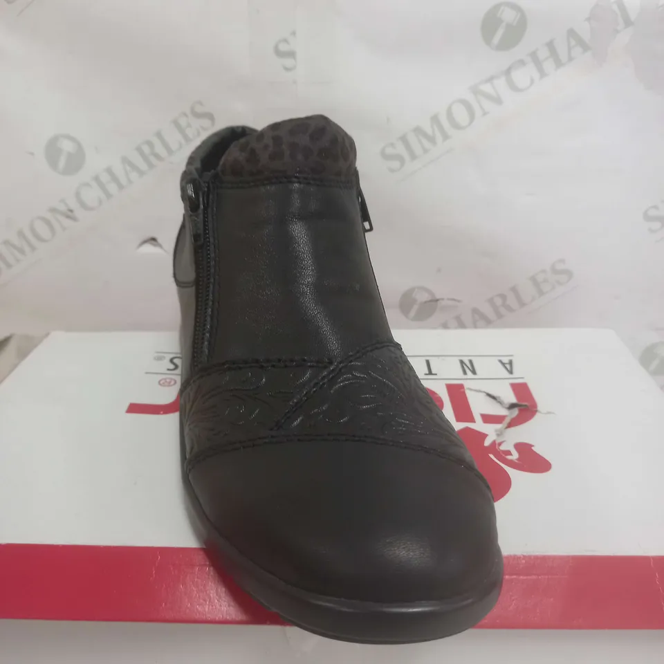 BOXED PAIR RIEKER LEATHER DOUBLE ZIP WATER RESISTANT BOOTS IN BLACK SIZE 6
