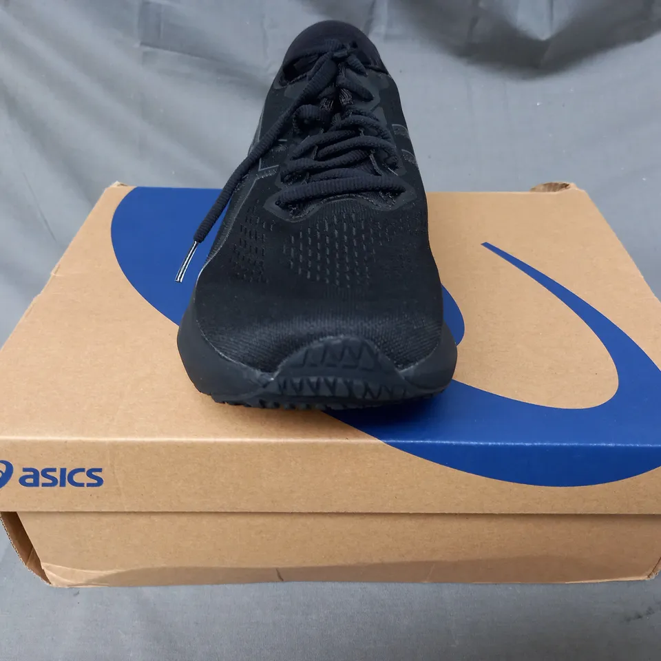 BOXED PAIR OF ASICS GEL-KAYANO 30 SHOES IN BLACK UK SIZE 6.5