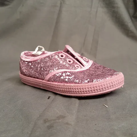 BOX OF APPROX 20 UNBRANDED PINK GITTER TRAINERS IN VARIOUS SIZES