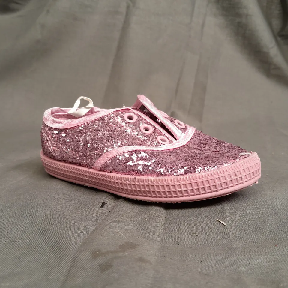 BOX OF APPROX 20 UNBRANDED PINK GITTER TRAINERS IN VARIOUS SIZES