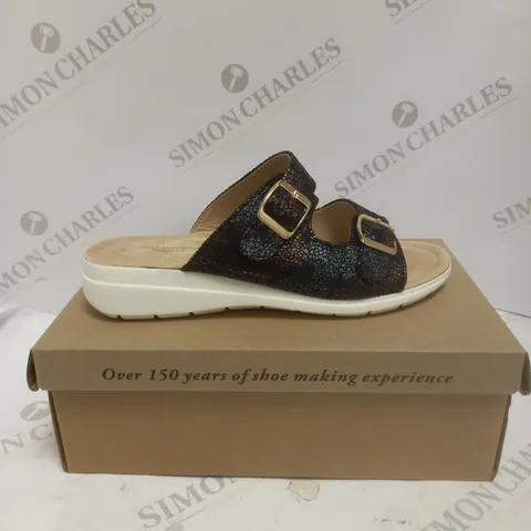 BOXED PAIR OF CUSHION WALK BLACK STRAPPY SANDALS - SIZE 7
