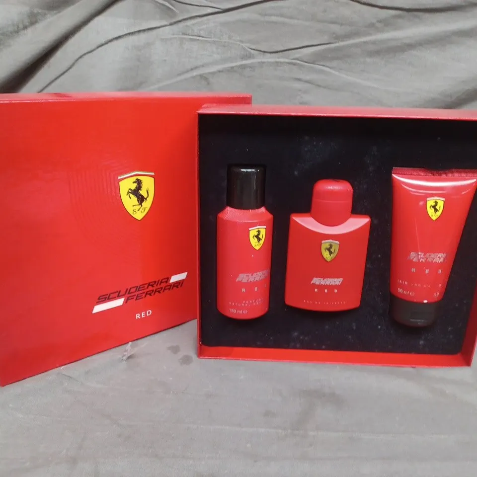 BOXED SCUDERIA FERRARI RED EAU DE TOILETTE GIFT SET