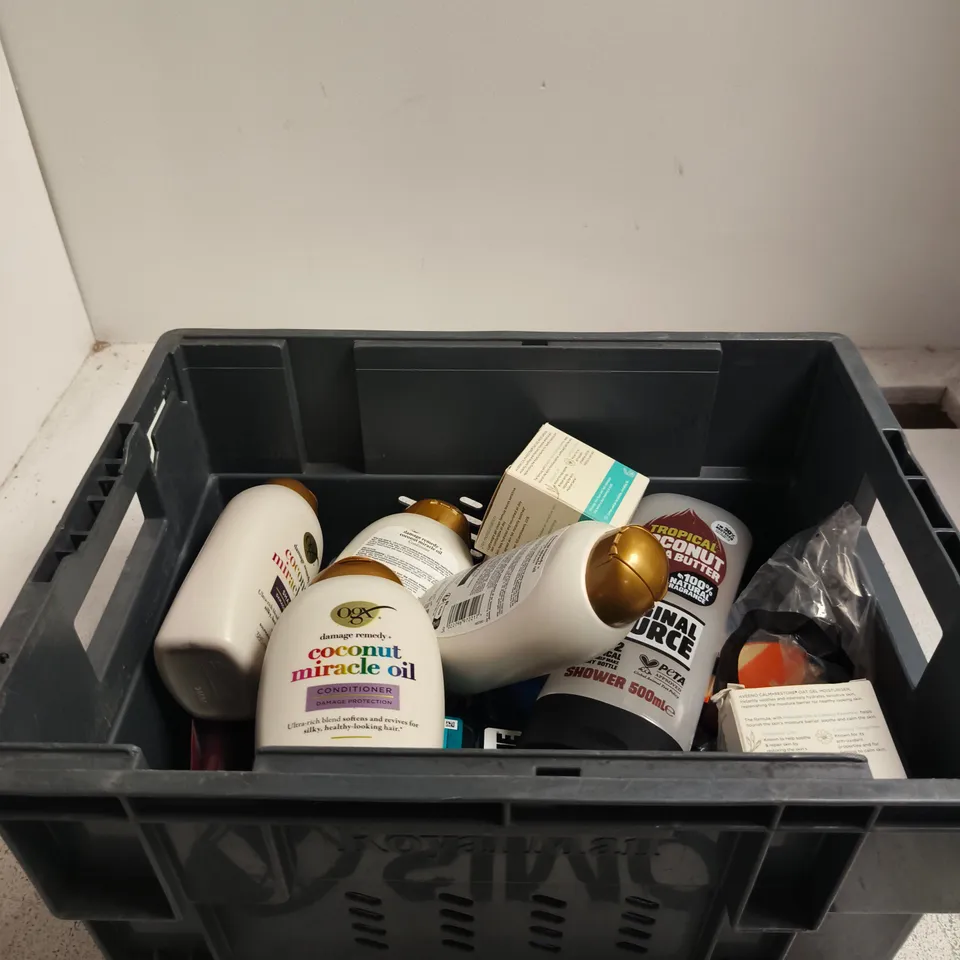 APPROXIMATELY 20 ASSORTED BEAUTY PRODUCTS INCLUDING RIGHT GUARD ANTI-PERSPIRANT, L'OREAL ELVIVE EXTRAORDINARY OIL AND WELLA SHOCKWAVES GEL SPRAY