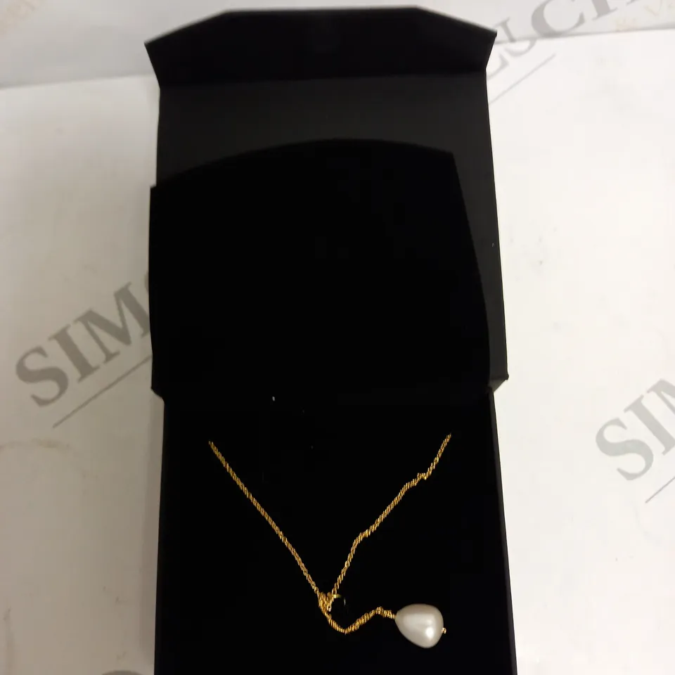 BOXED LILY & ROO PEARL PENDANT CHAIN NECKLACE 