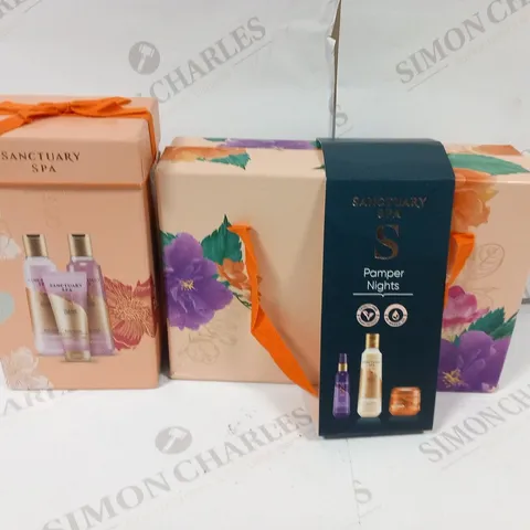 2 ASSORTED SANCTUARY SPA GIFT SETS TO INCLUDE; LITTLE MOMENTS AND PAMPER NIGHTS