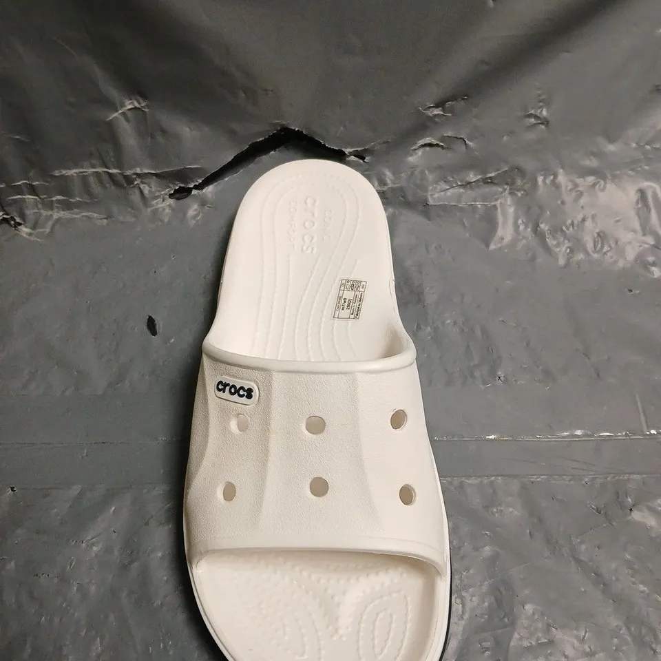 CROCS BAYABAND SLIDERS - 6