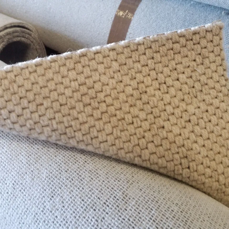 ROLL OF QUALITY 4M LAKELAND BUTTERMERE LATTICE CARPET - 4×1.59M