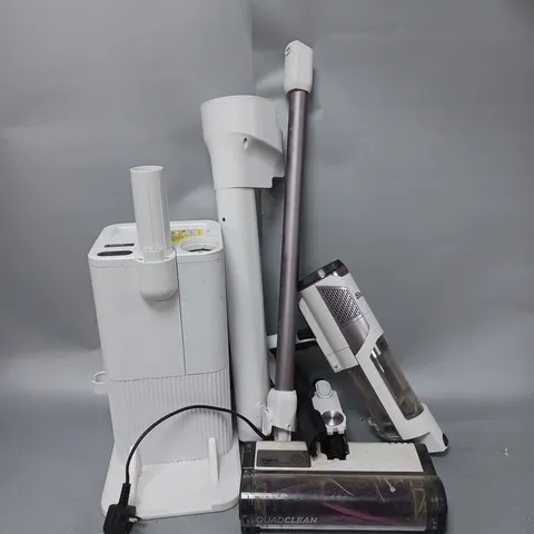 BOXED SHARK CORDLESS DETECT PRO VACUUM CLEANER / COLLECTION ONLY