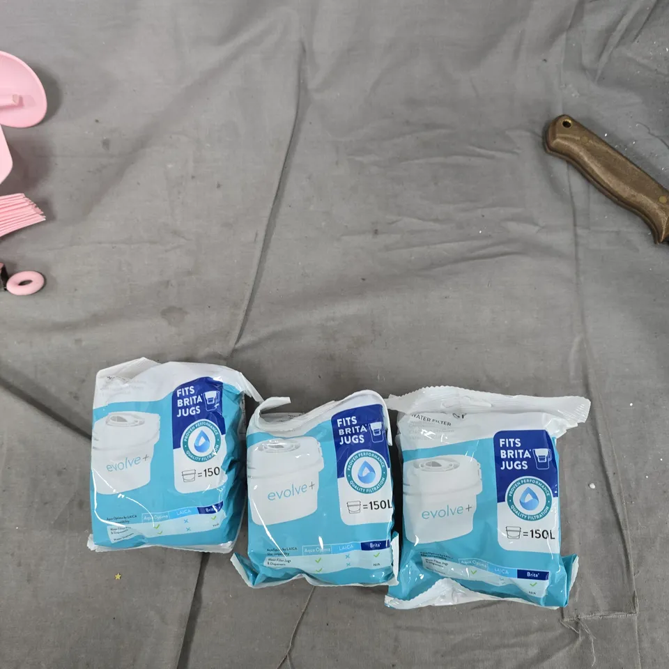 BOX OF APPROXIMATELY 20 HOUSEHOLD ITEMS INCLUDING:PEN GAS DETECTER, BRITA FLITERS AND SILICONE UTENSILS