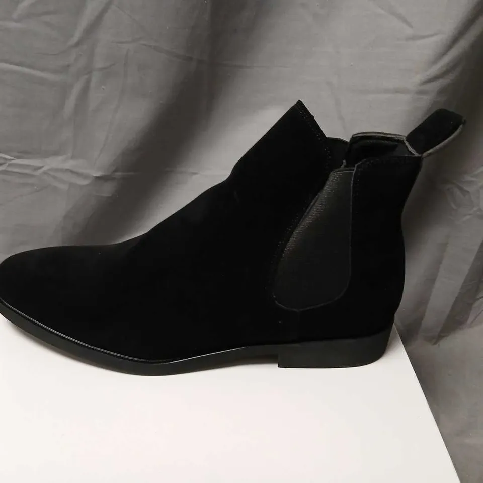 CONZURI HAMPTON'S BLACK SUEDE CHELSEA BOOTS, UK 11