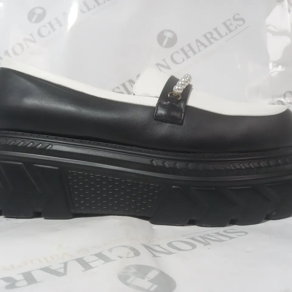 BRAND NEW BOXED PAIR OF KOI VEGAN LEATHER AYOKA MONOCHROME PEARL STOMPER LOAFERS IN BLACK/WHITE W. PEARL EFFECT UK SIZE 7