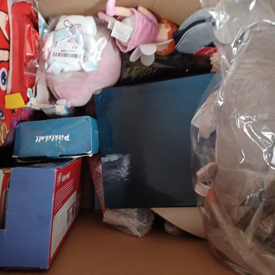 BOX OF APPROXIMATELY 10 ASSORTED TOYS AND GAMES TO INCLUDE DOUGH CRAFT SAFARI ANIMALS, WOOD INTELLIGENCE, COMMON EXCEPTION WORD FLASHCARDS, ETC