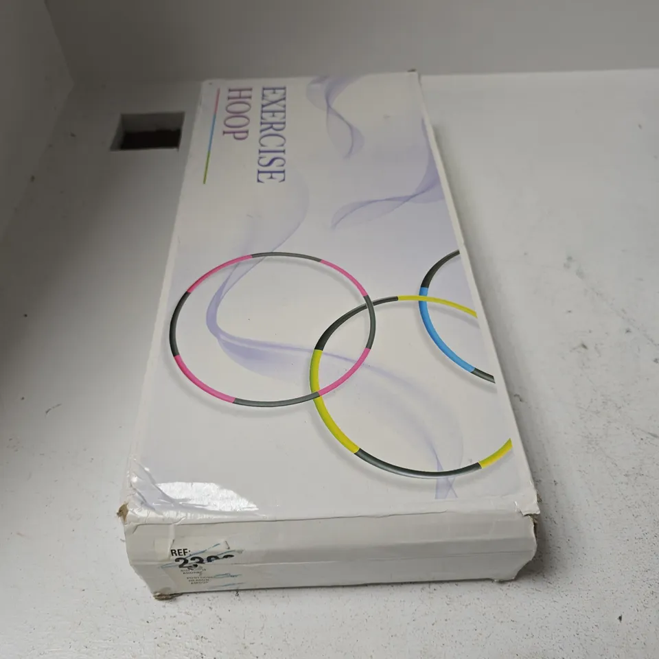 BOX OF APPROXIMATELY 15 ASSORTED TOYS INCLUDING SCRABBLE , MUSICAL RADIO AND EXRECISE HOOP 
