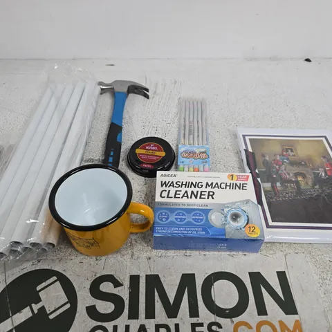 APPROXIMATELY 15 ASSORTED HOUSEHOLD PRODUCTS TO INCLUDE PENCILS , MUGS AND CARDS