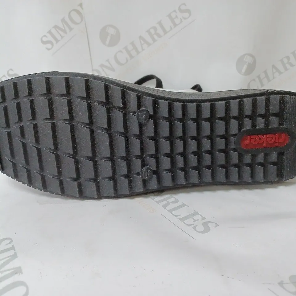 REIKER HI-TOP CUFFED TRAINER WHITE SIZE 7.5