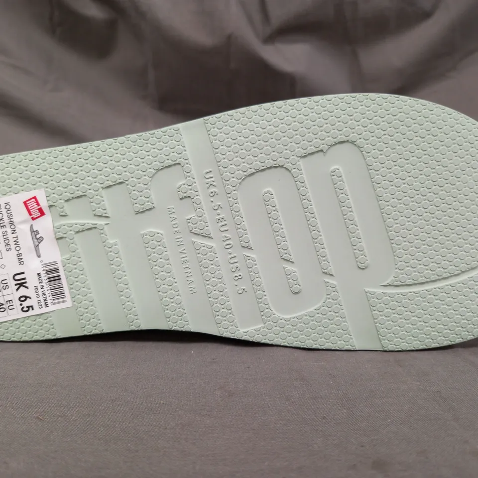 BOXED PAIR OF FITFLOP TWO-BAR BUCKLE SLIDERS IN SAGE BRUSH UK SIZE 6.5
