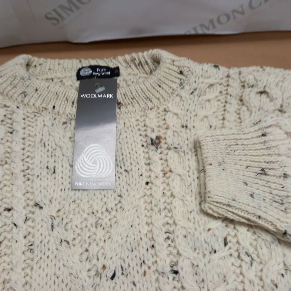 LOT OF 10 AS NEW PURE NEW WOOL KNITTED CREW JUMPERS IN ECRU - ALL M