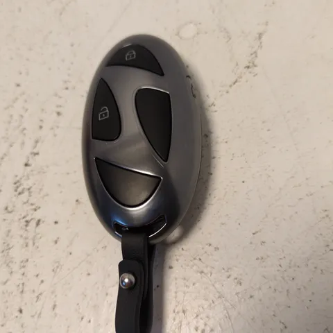 HYUNDAI MOBIS KEY FOB REMOTE – GREY OVAL WITH STRAP