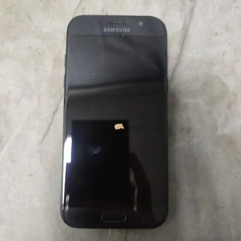 SAMSUNG GALAXY A5 (SM-A520F)