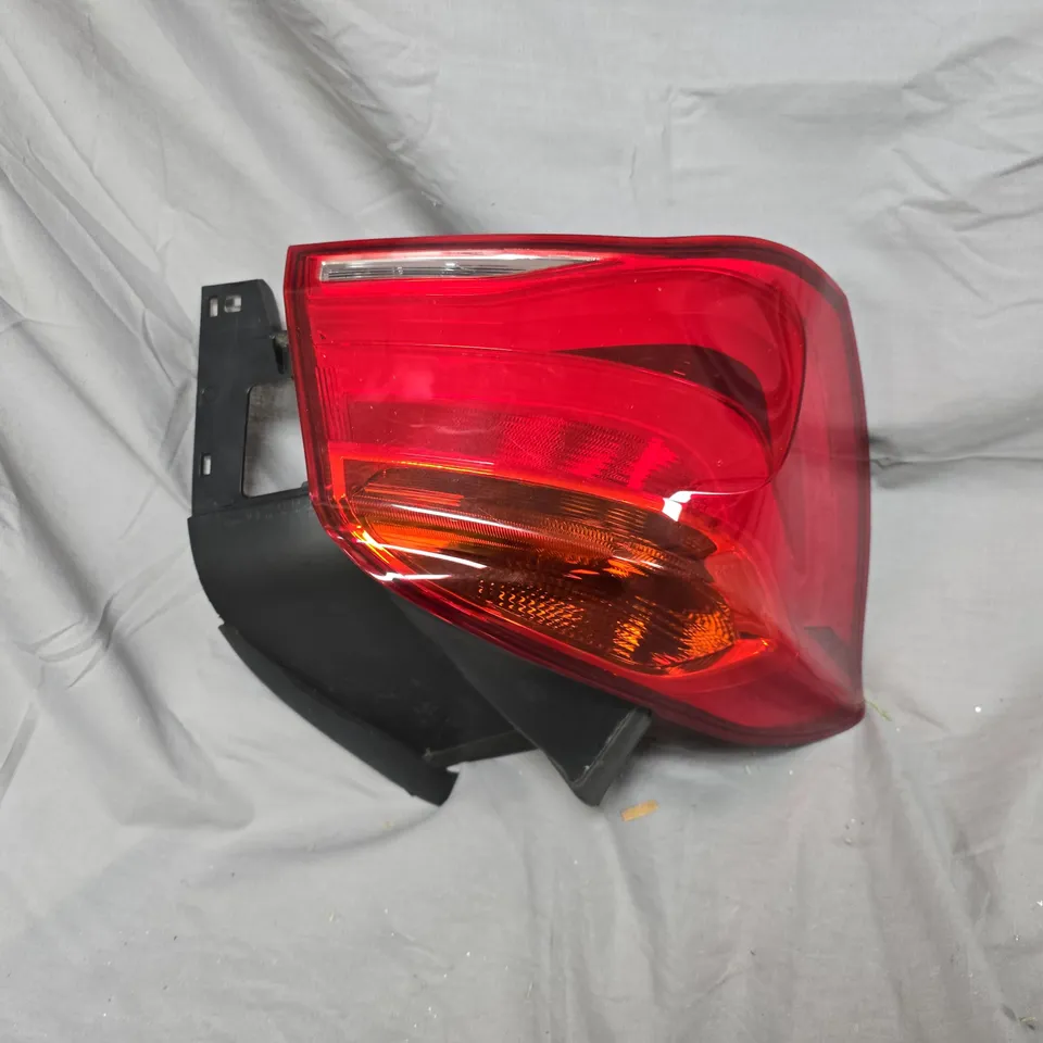DEPO LEFT-SIDE OUTER REAR LIGHT ASSEMBLY FOR A BMW 1 SERIES