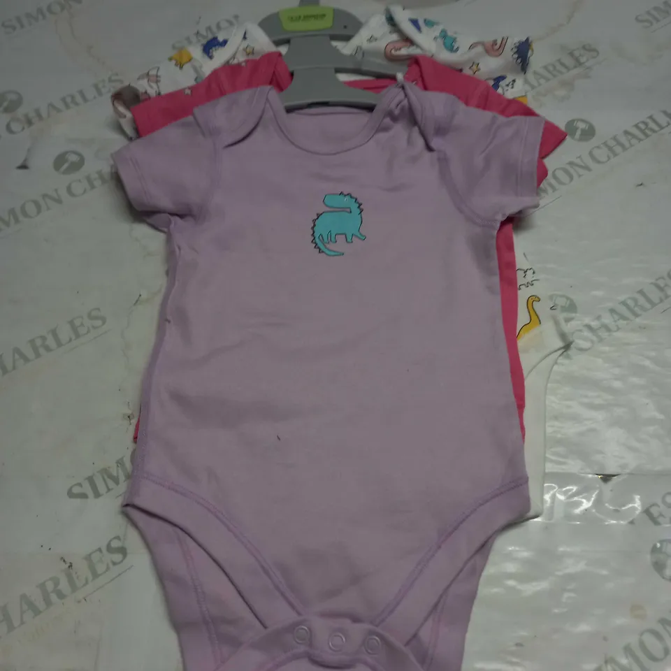 SET OF 3 BABY VESTS SIZE 12-18 MONTHS