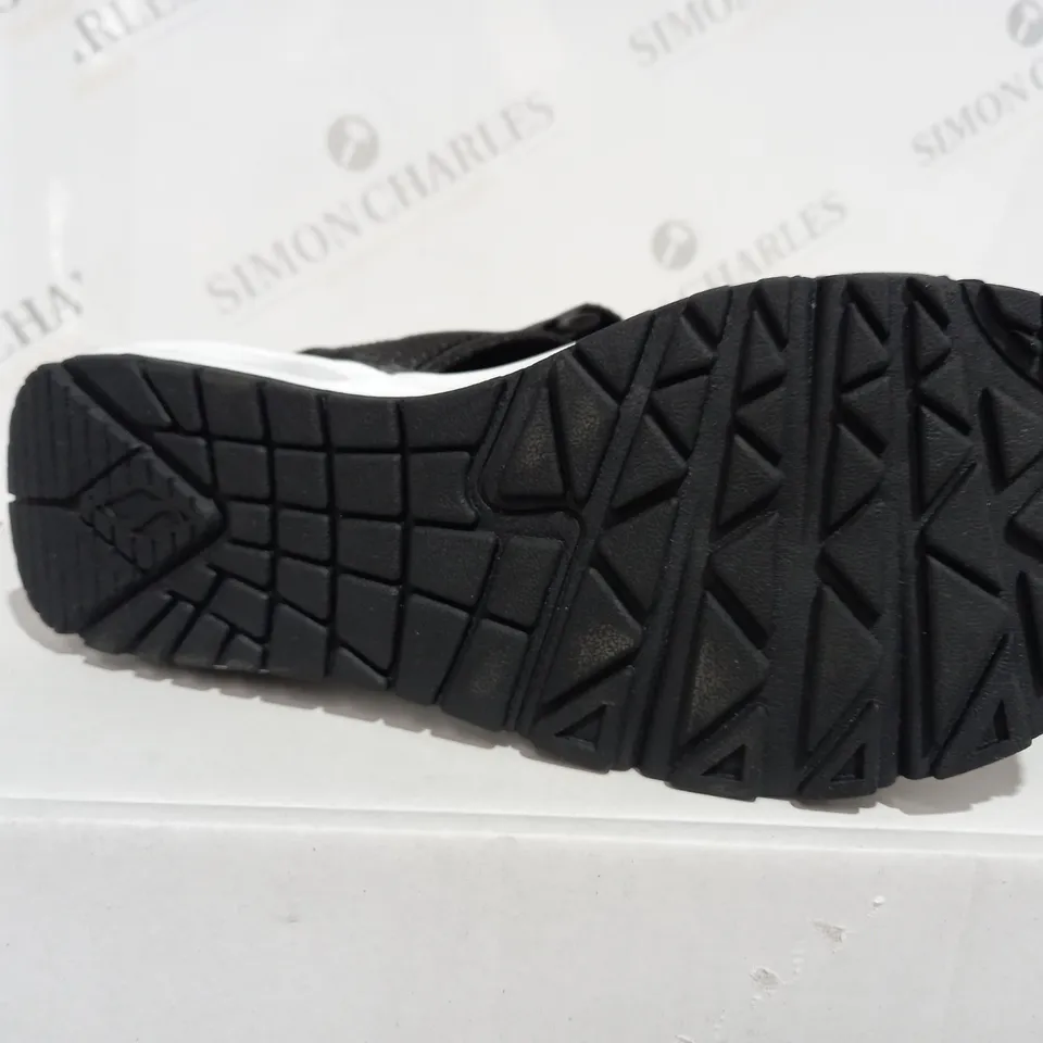 SKECHERS DOUBLE STRIP SANDALS, BLACK - SIZE 5