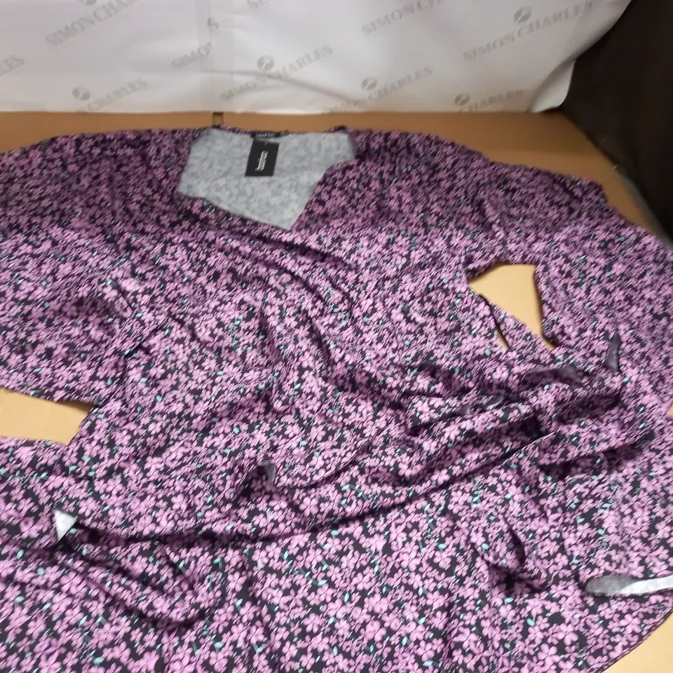 BOOHOO PLUS FLORAL RUFFLE WRAP SKATER DRESS - 22