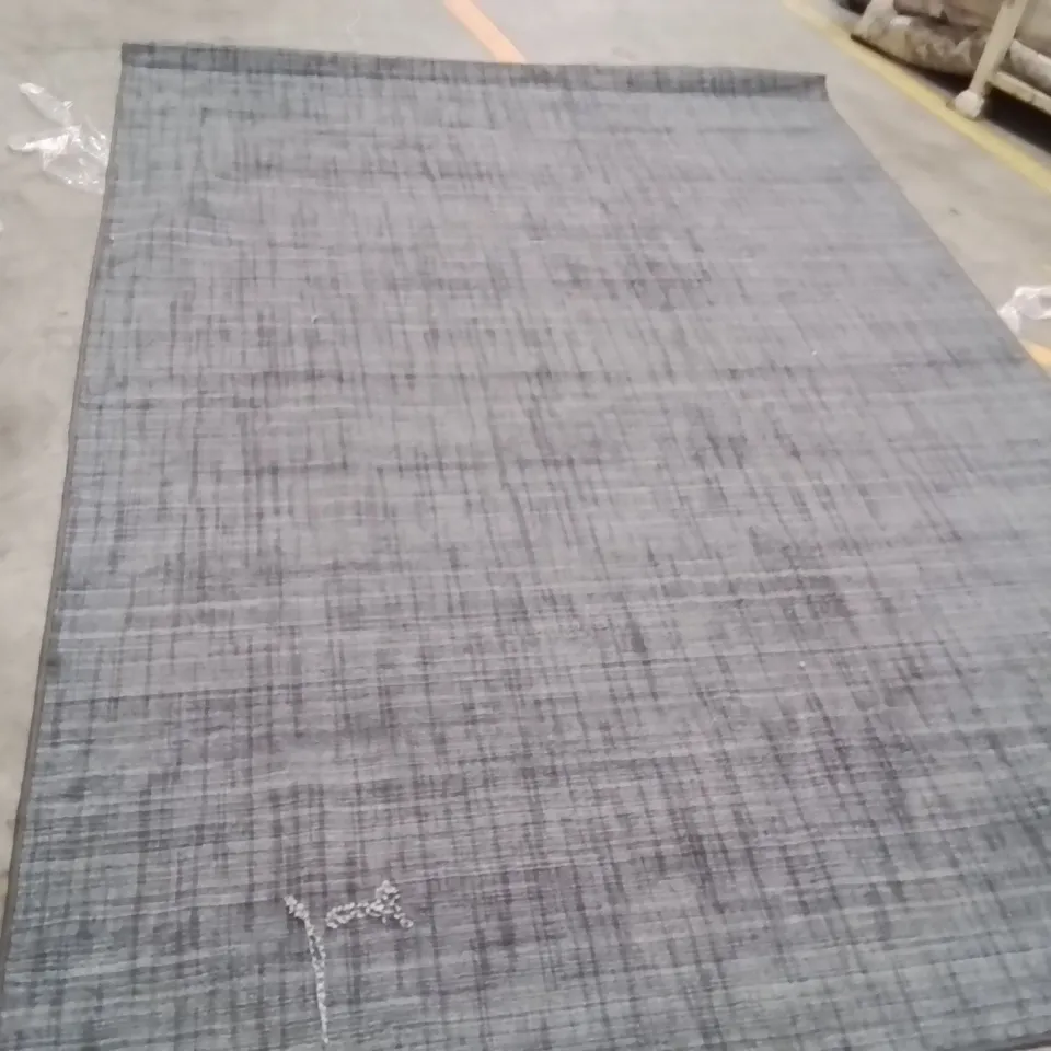 QUALITY DESIGNER AREA RUG APPROXIMATELY 280X200CM