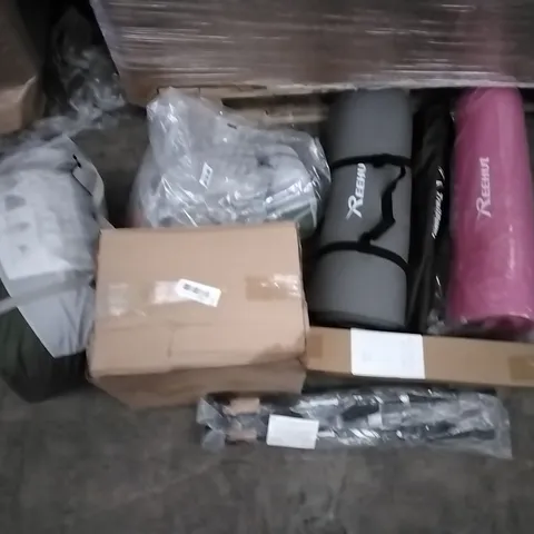 PALLET OF ASSORTED ITEMS INCLUDING REEHU MAT, OVERMONT OAR, DIP STAND, TONKA TOY TRUCK, BEENAX, LAG SHOT 7 IRON
