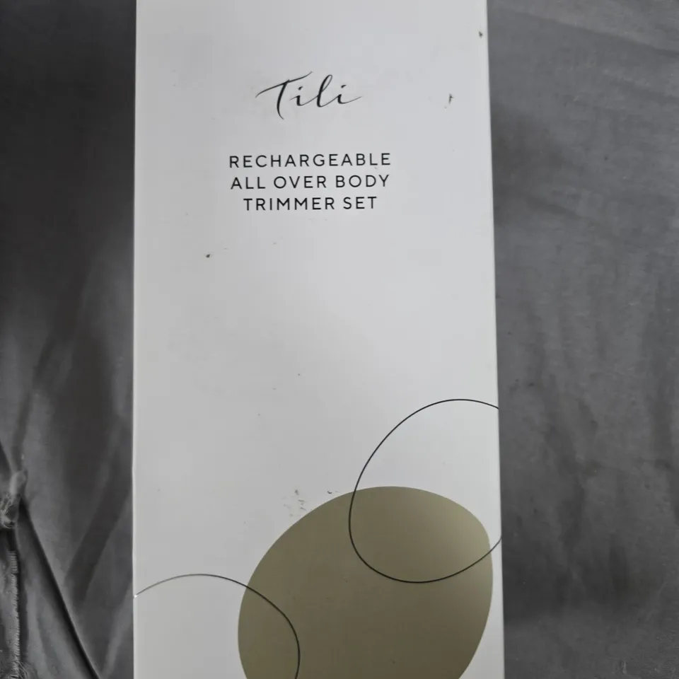 JOB LOT OF APPROXIMATELY 25 ASSORTED ITEMS TO INCLUDE: 2X RECHARGEABLE BODY TRIMMERS