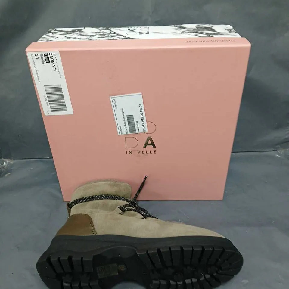 BOXED PAIR OF MODA IN PELLE ZERMATT KHAKI SIZE 39