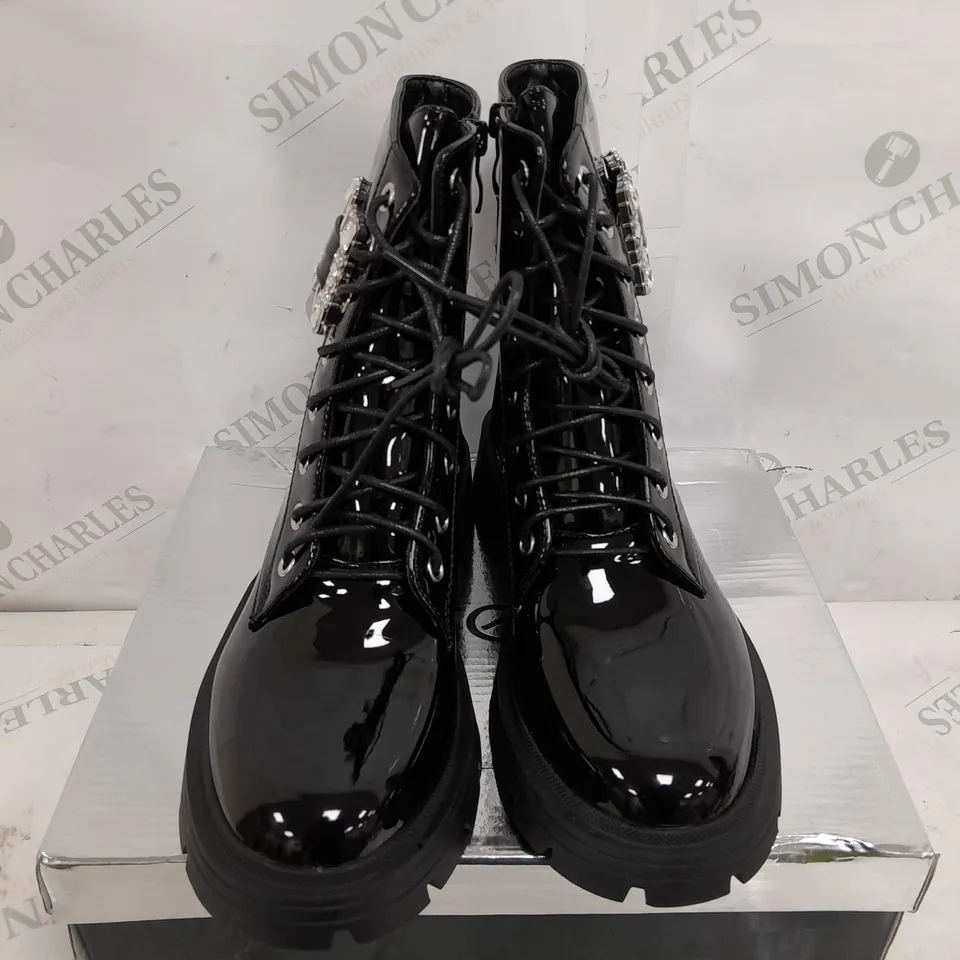 BOXED PAIR OF KELSI RAISED BOOTS IN BLACK - SIZE 37