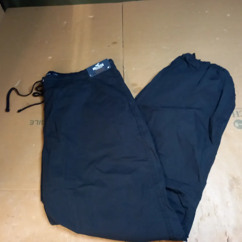 HOLLISTER ULTRA HIGH-RISE BAGGY PANTS SIZE L