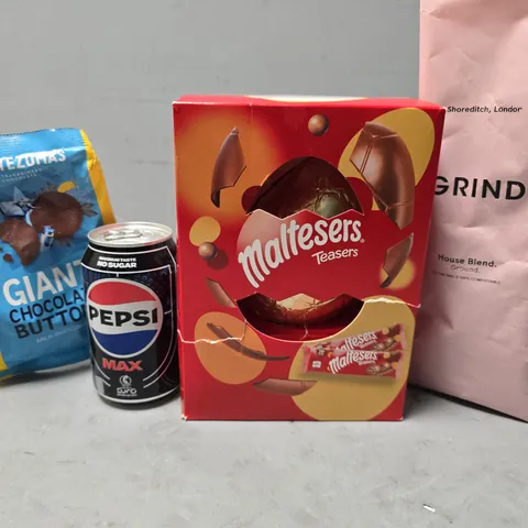APPROXIMATELY 6 ASSORTED FOOD & DRINK ITEMS TO INCLUDE - PEPSI MAX , MALTESERS TEASER EASTER EGG , GRIND HOUSE BLEND GROUND ETC