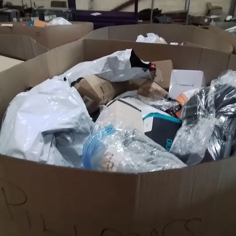 PALLET TO CONTAIN A LARGE QUANTITY OF PILLOWS