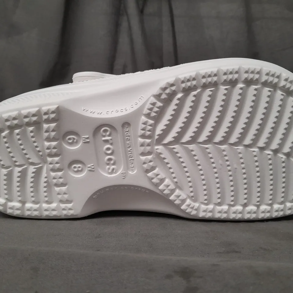 PAIR OF CROCS BAYA LINES CLOGS IN WHITE UK SIZE M5/W6