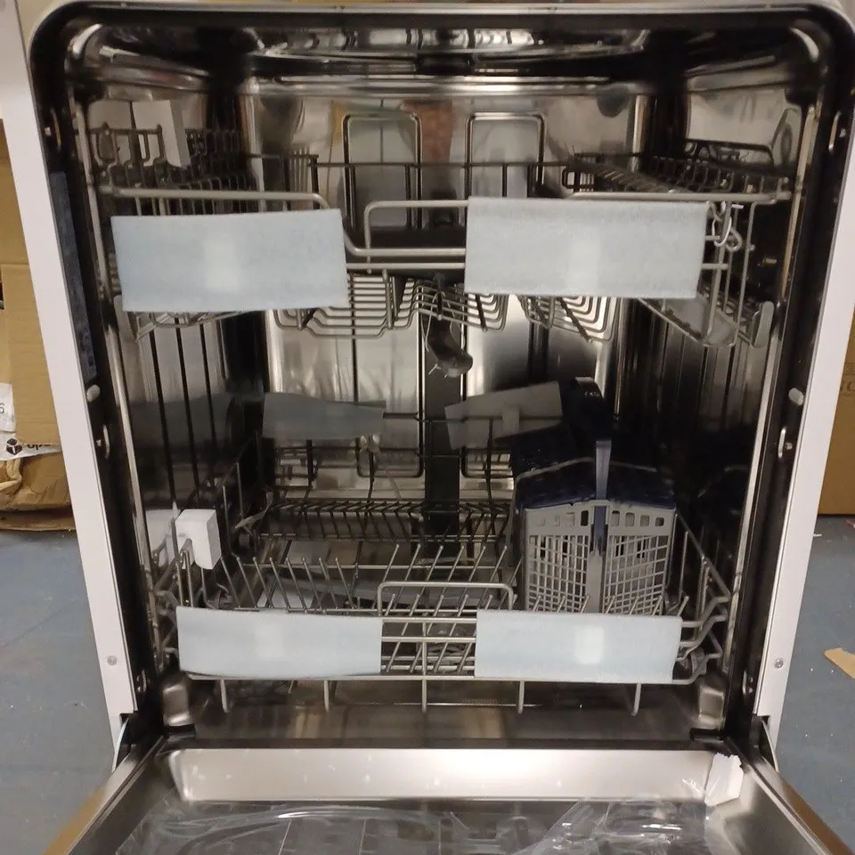 SAMSUNG DW60M5050FW/EU SERIES 5 DISHWASHER