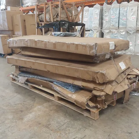 PALLET CONTAINING A LARGE ASSORTMENT OF FURNITURE PARTS 