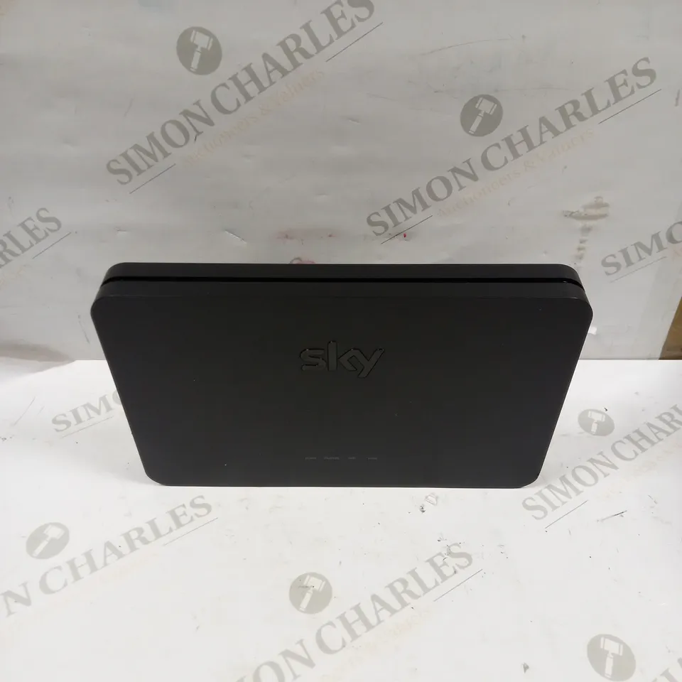 SKY Q BROADBAND HUB 4 DUAL BAND WIRELESS ROUTER