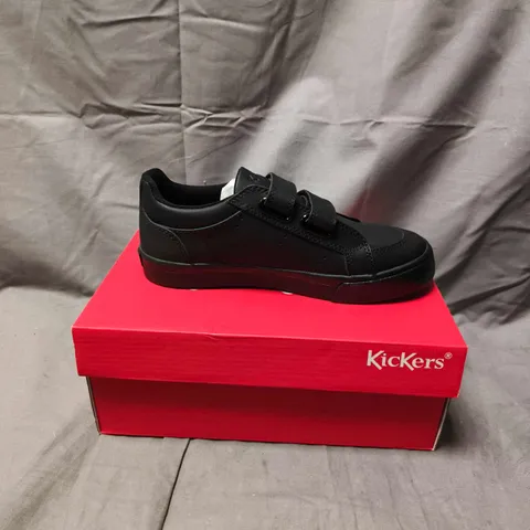 BOXED PAIR OF KICKERS BLACK VELCRO KIDS' SHOES 34