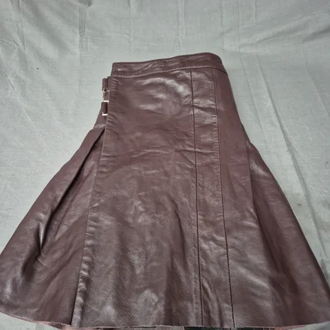 KAREN MILLEN LEATHER PLEATED BUCKLE KILT SKIRT - SIZE 12