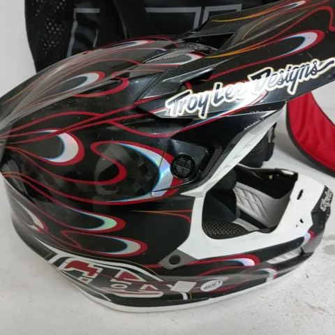 TROY LEE MOTO CROSS HELMET SIZE SMALL